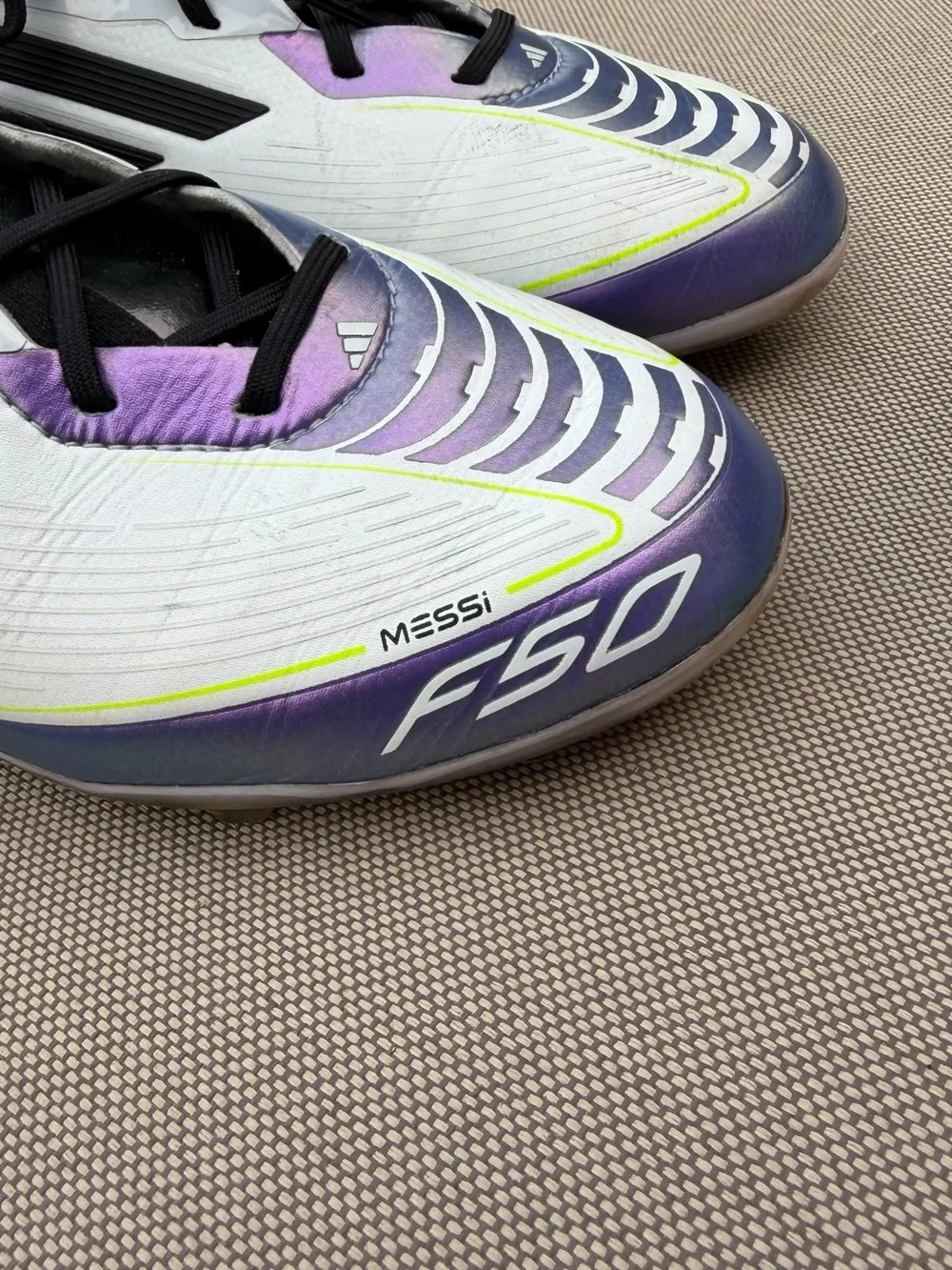 Adidas F50 Messi kids White & Purple Soccer Cleats 3.5Y